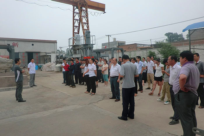 杜甫機（jī）械召開質量服務管理大會