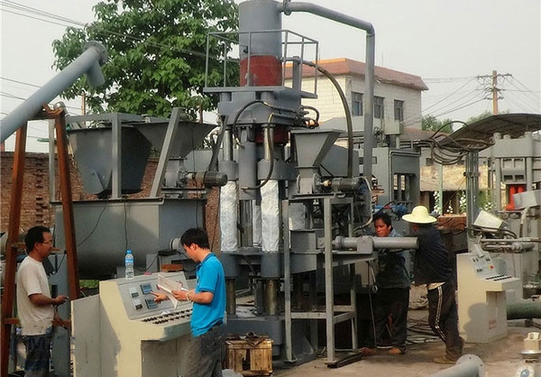 四柱（zhù）萬能液壓機